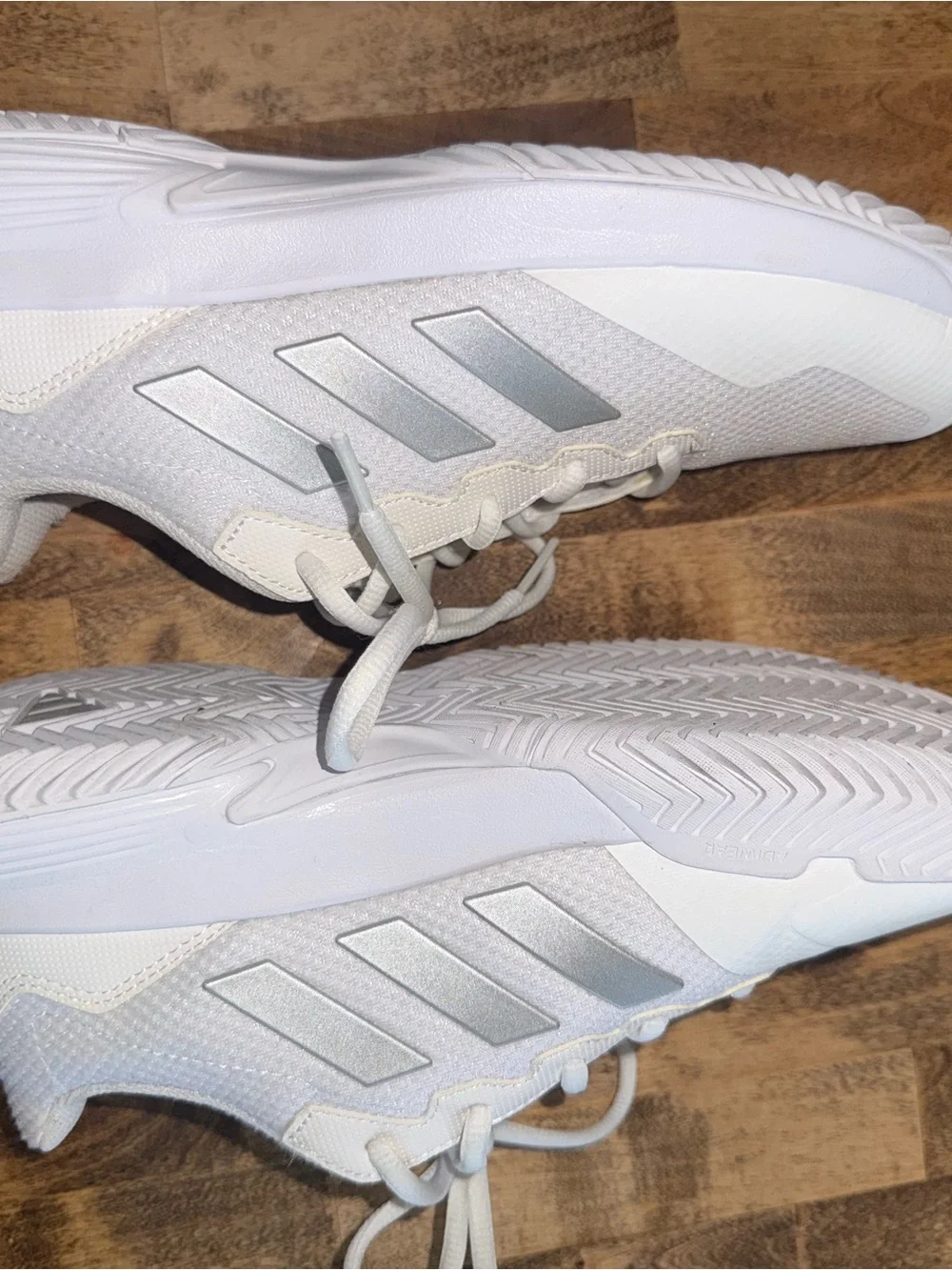 Adidas Women's game court 2 size 7.5